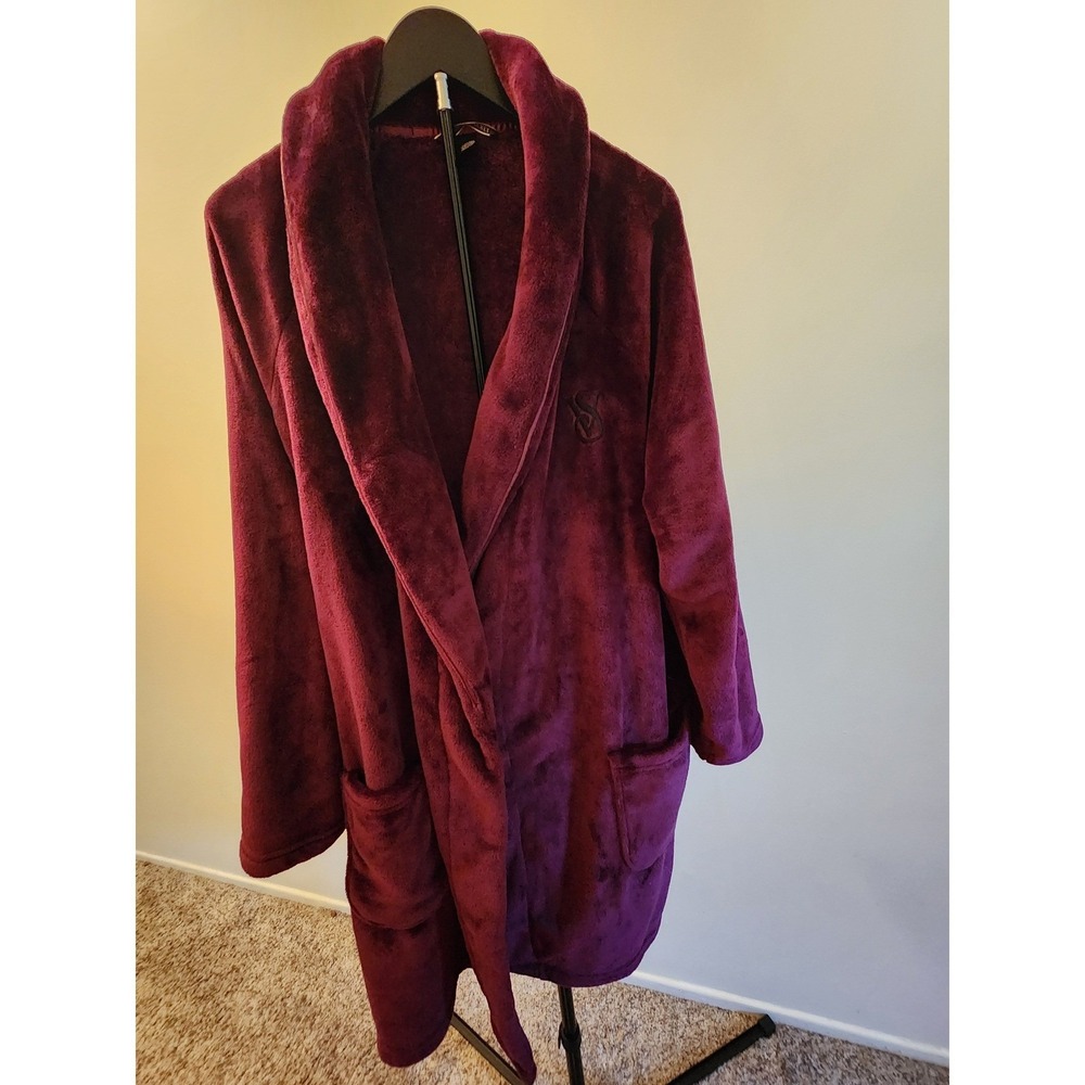 Victoria's Secret Short Cozy Plush Robe Burgundy Monogram M/L